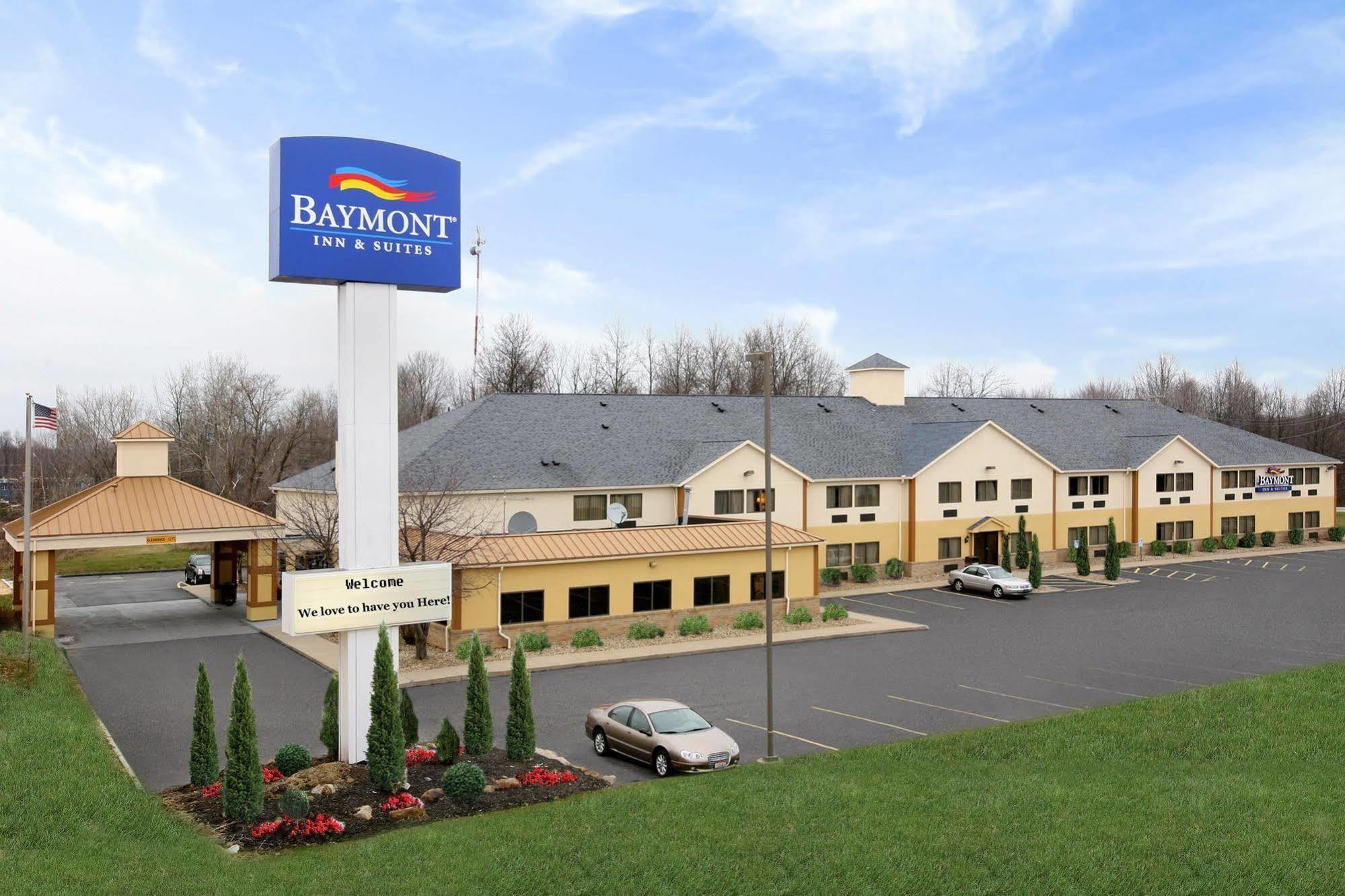 Baymont By Wyndham Boston Heights/Hudson Hotel Exterior photo